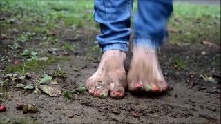 Online Fetish video Barefoot Urban Girls - RED-X barefoot in mud and icy water-5