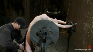 DEVICE BONDAGE (2010)_9728_madison-7