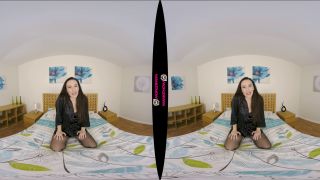 SOPHIA SMITH HANDY WANKER VR PORN-1