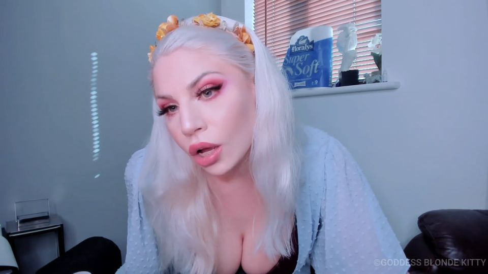 Blonde Goddess Blonde Kitty – Lockdown Luxury