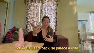 Video Mexicana Rates The Packs Of Her Fans, In The End She Gets Hot...-1