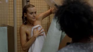 Taylor Schilling, Laura Prepon – Orange Is The New Black s01e01 (2013) HD 1080p!!!-2