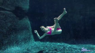 SexUnderwater e1083 Kristy May UW Model Training (mp4)-3