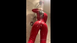 Hot Latex In The Shower – MISTRESS DAMAZONIA latex -7