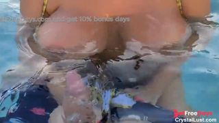 Lucky Horny Pool Boy Fucks Thick Latin Amateur Teen Babe in the Pool with the...-6