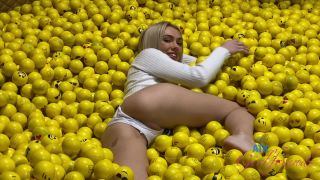 Sky Pierce - Sky's Self Museum BTS-1
