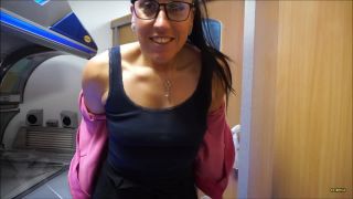 adult clip 29 Theresina - Public wichsen im Solarium  - theresina - german porn amateur orgasm-1