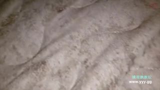 Porn tube [FC2 PPV-993942] 【個人】お子さんの横で…知らない男に身体を弄ばれ巨根を受け入れる美人妻 口を塞がれもがき中出しされる-7