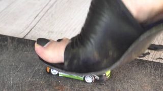 Italian Girlfriend aka italiangirlfriend - 07-14-2022 OnlyFans Video - My black sabot can manage very well these tin toy cars video fetish Italian Girlfriend-6