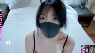 Amateur - A date in a wooden house with a lucky fan - Natural tits-1