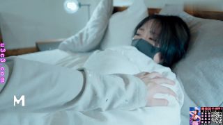 Amateur - A date in a wooden house with a lucky fan - Natural tits-9