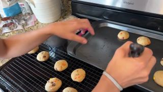 ErikaSwingz - Fucked Myself with a Spatula After Bakin - Food masturbation-9