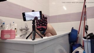 Big Nipples Amateur wife shaves her pussy hair.-4