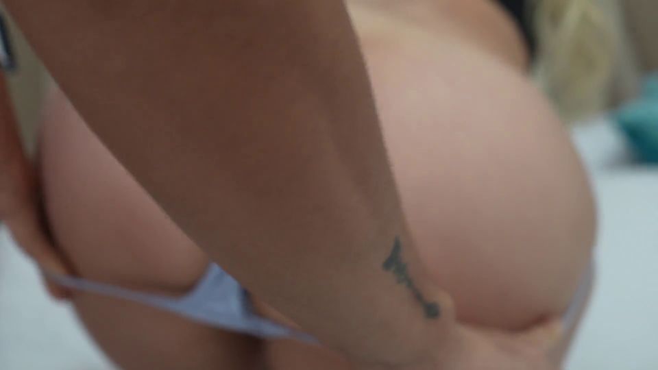 Video Horny Neighbor Asks Me To Fuck Her When My Mom Is Not At Home...