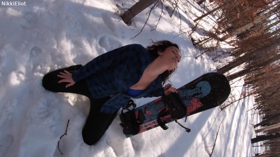 Nikki Eliot () Nikkieliot - check out my snow bunny video from the end of my first season of snowboarding ever this 16-12-2019