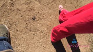 Dez Hansen's Intimate Outdoor Frolic: Finger & Kiss 4K UHD-4