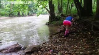 DiaperedonlineKaley Kaley Upskirt at River-6