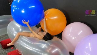 Custom Fetish - Dazz Vibrates Plays with BIG Balloons 2 - Fetish-8