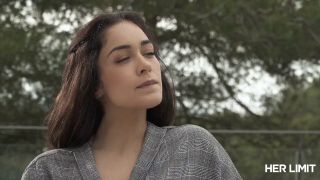 6248 Ginebra Bellucci - Outdoor Ass Stretching In Hd-1