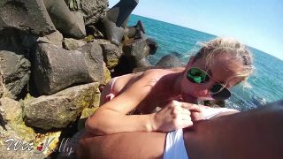 Online Amateur Couple Having Sex On The Public Beach   Wet Kelly-4