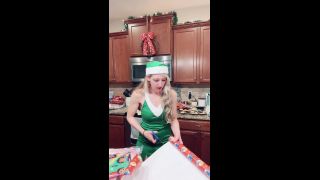 ErikaSwingz - Wrapping Christmas Presents LIVE - Christmas-4