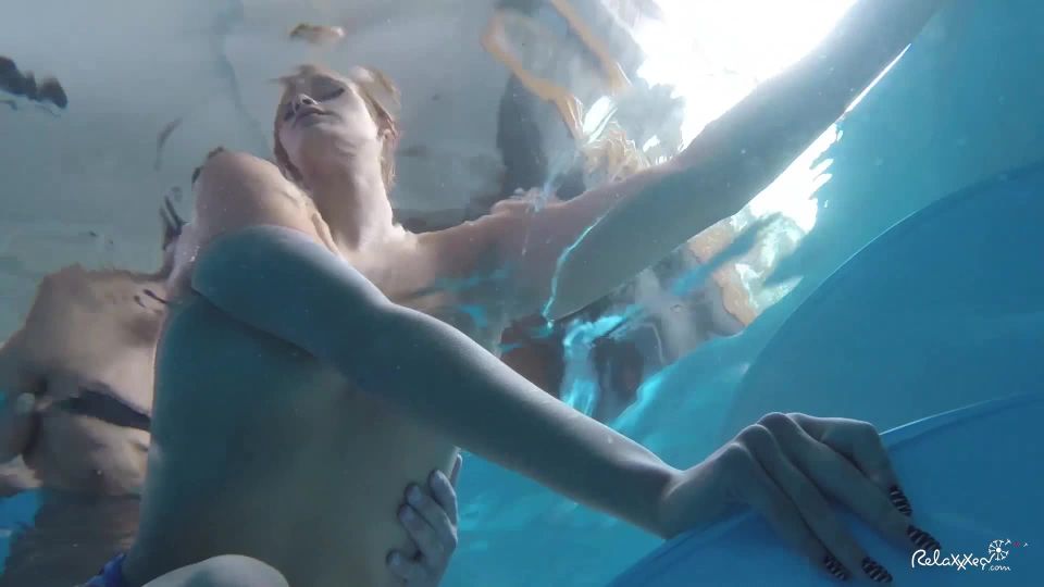 Ria Sun - Underwater Sex In Pool With Trainer (Hot Babes)