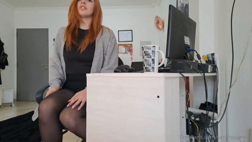 Hardcore porn Goddess Sarah Goddess Sarah aka sarahqueeny - 09-13-2024 OnlyFans Video - You feel attracted to my nylon stockings that you want to smell them while I work video