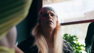 Leah Hayes Big Tip For The Coat Check Hottie New Shemale Porn Videos (Shemale porn)-2