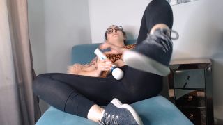 Saradoesscience - Sneakers and Leggings Masturbation - Masturbation-6