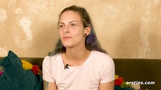 Ersties  Die 24Jährige Josi Liebt Es, Mit Vielen Toys Spaß Zu Haben.-6