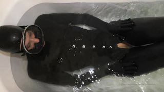 vicky d pbMore fun in the tub with the new vintage dive mask-9