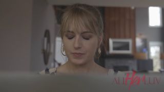 7192 The Wolfe Next Door - Ivy Wolfe, Scarlett Sage-9