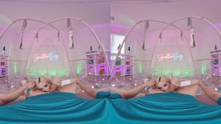 Lexi Lore: Sweet Ice Melt in VR 4K Sex Fantasy POV+Bikini-9