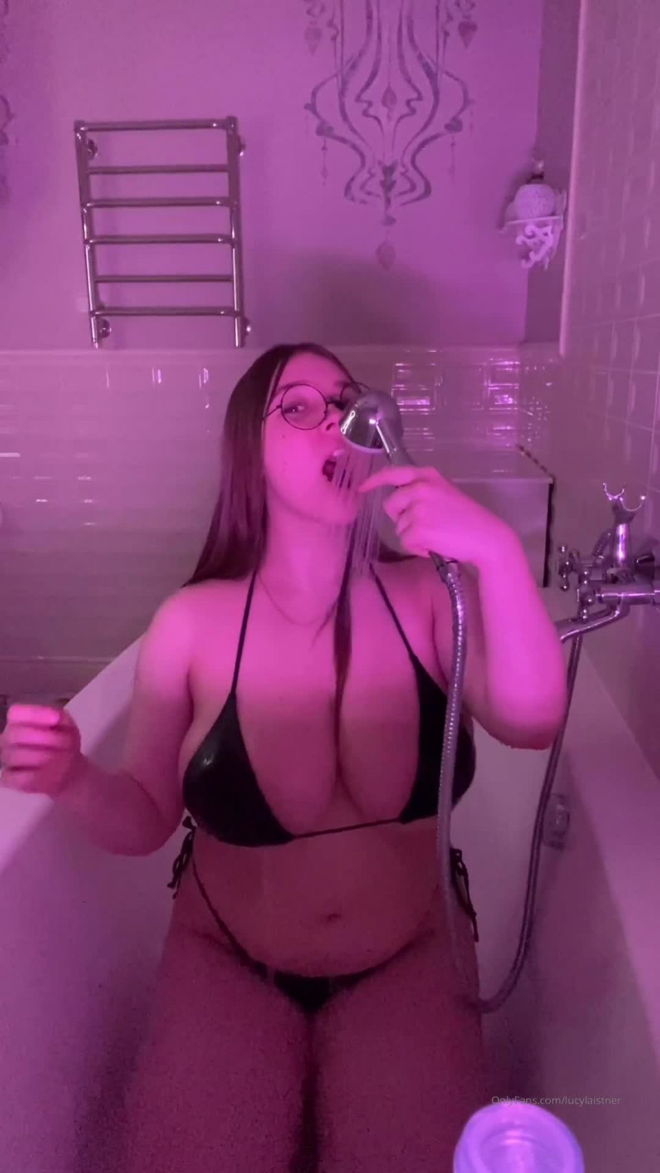 [Onlyfans] lucylaistner -19-05-2020-40691152-