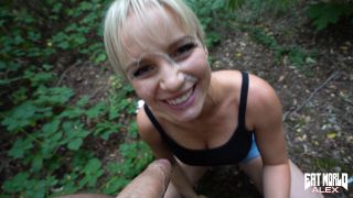 ManyVids aezoe Outdoor Sucking 2024 1080p-9