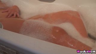 Demi Scott: Bubbly Step-Sister's Steamy Secrets Revealed-5