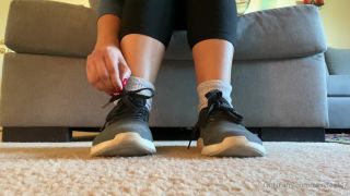 Sexyfeet47 Sexyfeet - whos ready to sniff and lick my sweaty feet dont forget to tribute 19-11-2020-1
