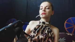 Dangling while talking - Smoking-0