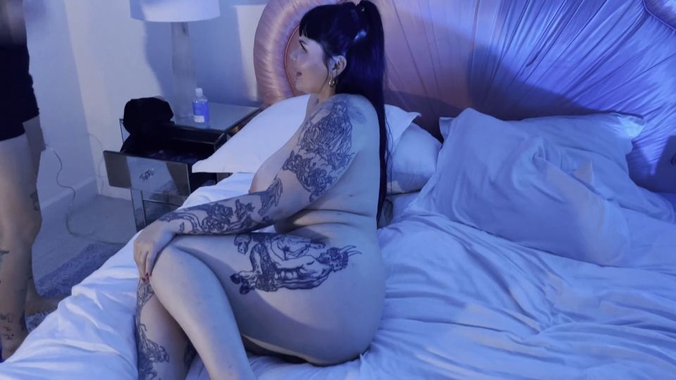 Tattooed Real Lesbian Strapon Fucking Hookup Andro Dyke W Hot Big Titty.