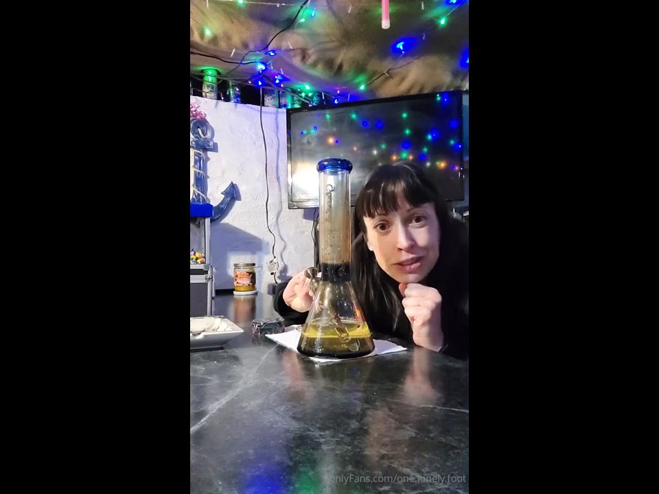 Fetish porn Crystal Paris aka one.lonely.foot - 12-24-2024 OnlyFans Video - Christmas Eve rips and feet video Crystal Paris