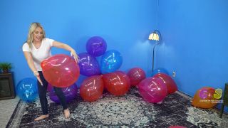 Custom Fetish - Bunny s Sit Pin Stomp Pop 4K 3840x2160 - Fetish-3