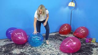 Custom Fetish - Bunny s Sit Pin Stomp Pop 4K 3840x2160 - Fetish-8