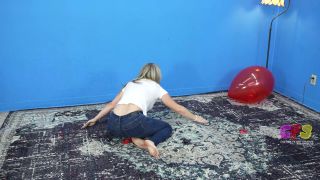 Custom Fetish - Bunny s Sit Pin Stomp Pop 4K 3840x2160 - Fetish-9