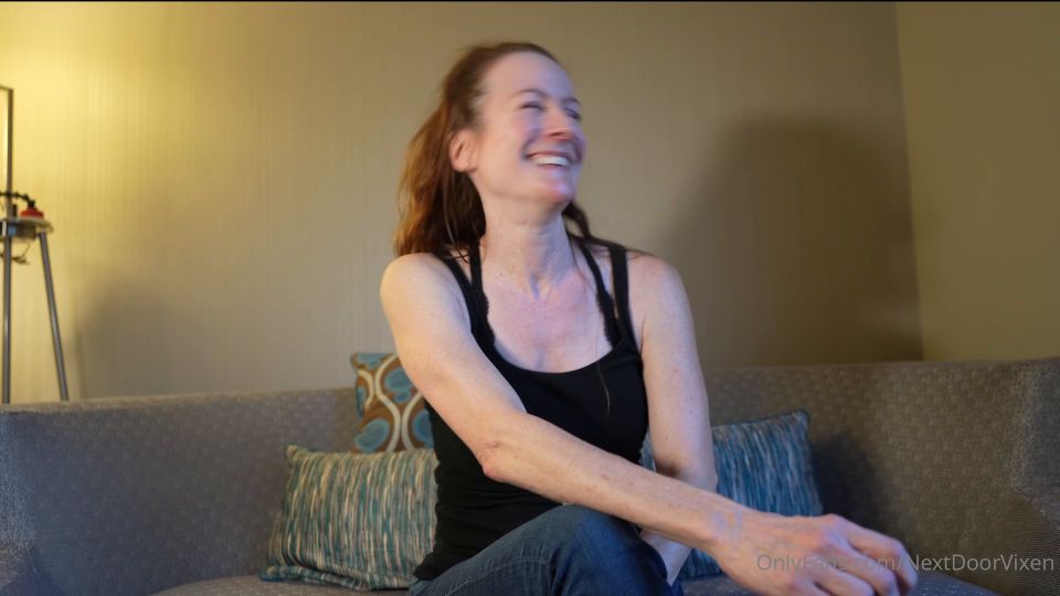 nextdoorvixen 2022-08-11 Here s a chance to get inside the mind of a real MILF and se   205738