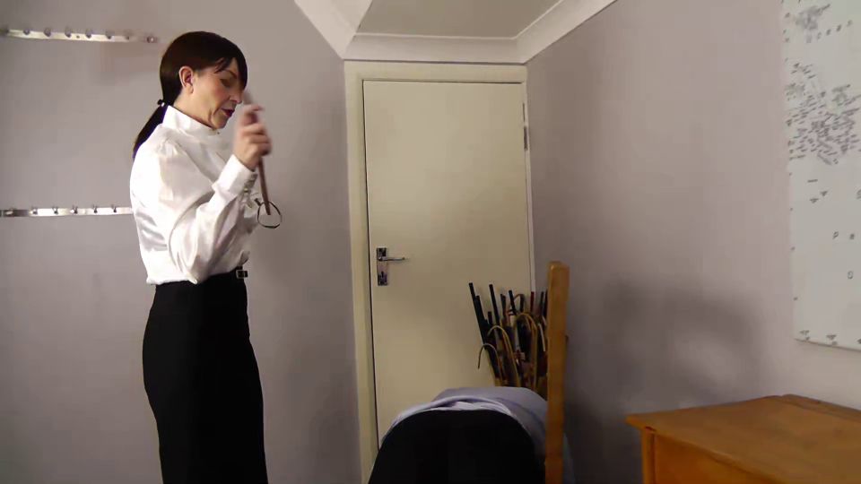 [K2S.CLUB] Miss Jessica Wood - Elite UK BDSM Mistress - Mobile Usage - FullHD 1080P