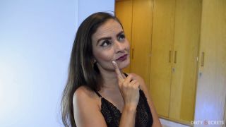 Kathy Lee69 LIL TIMY INTERCAMBIA CON EL JUGUETE DE SU MADRASTRA Y LA HACE CORRER EN SQUIRT-1
