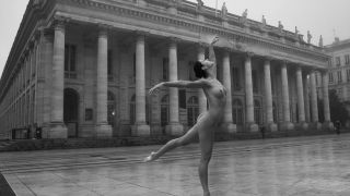Nudes_into_the_Wine_City-8