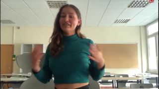 Mary2001 – Mein erstews Video – Vorstellung und direkt auf der Uni,  on milf porn -1