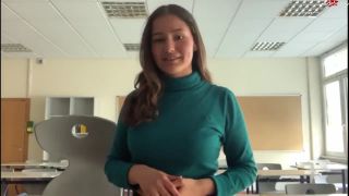 Mary2001 – Mein erstews Video – Vorstellung und direkt auf der Uni,  on milf porn -4