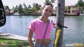 Zoe Saldana DeepFake: Porn Star Pickup Scene Exposed!-1
